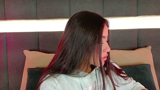 Snapshot of nicolle_pierce chatting on October 25, 2025, 1:07 pm nicolle pierce online show from October 25, 2025, 1:07 pm