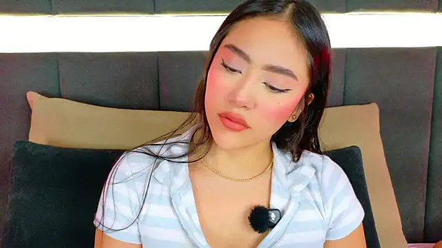 Snapshot of nicolle_pierce chatting on October 28, 2025, 2:20 pm nicolle pierce online show from October 28, 2025, 2:20 pm