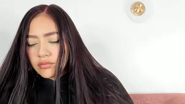 nicolle pierce online show from February 2, 2026, 2:38 pm