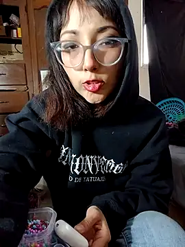 Snapshot of HighLilith chatting on January 20, 2025, 11:43 pm HighLilith online show from January 20, 2025, 11:43 pm