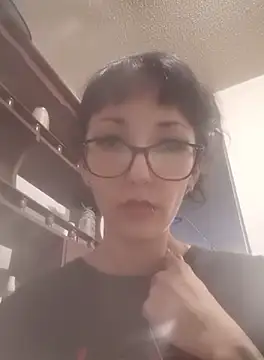 Snapshot of HighLilith chatting on October 5, 2025, 12:09 am HighLilith online show from October 5, 2025, 12:09 am