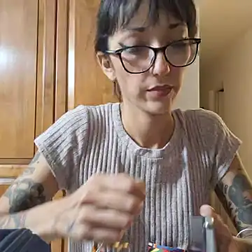 Snapshot of HighLilith chatting on November 17, 2025, 9:04 am HighLilith online show from November 17, 2025, 9:04 am