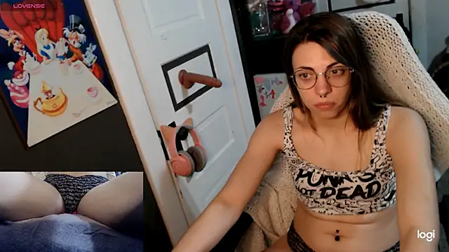 Snapshot of KSwonderland6 chatting on March 24, 2026, 6:24 pm KSwonderland6 online show from March 24, 2026, 6:24 pm