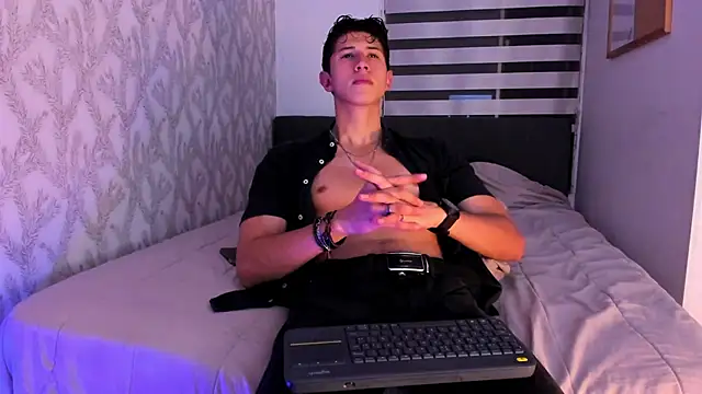 Snapshot of Dorianmistery2322_ chatting on February 25, 2025, 4:24 am Dorianmistery2322 online show from February 25, 2025, 4:24 am