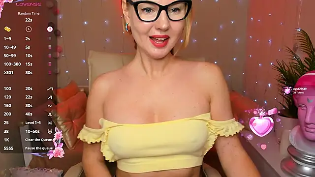Angel Nikole online show from December 7, 2024, 1:58 am