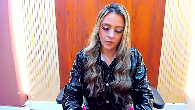 miacarperr1 online show from February 28, 2025, 12:43 am