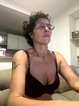 MireyaTorresGu online show from September 10, 2025, 10:54 pm