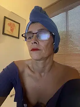 MireyaTorresGu online show from February 19, 2026, 10:17 pm