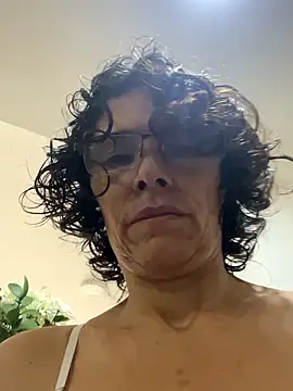 MireyaTorresGu online show from March 5, 2026, 2:35 pm