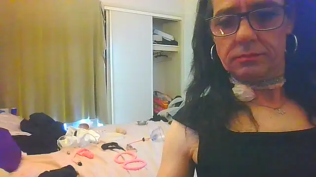 ingrid1982 online show from February 7, 2026, 10:46 pm