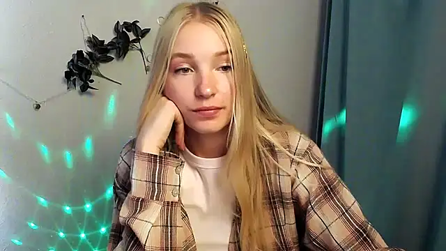 Queen ofLove online show from June 1, 2026, 11:12 am