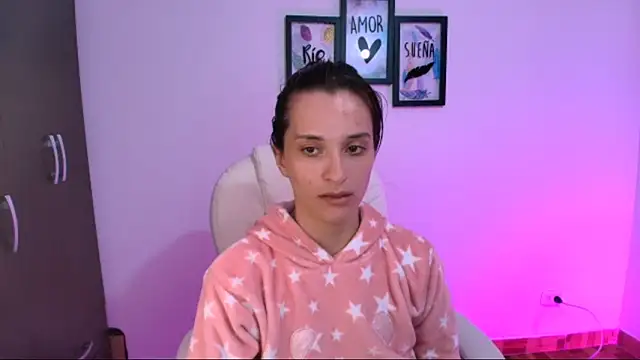 mariaan m  online show from February 17, 2025, 3:15 am