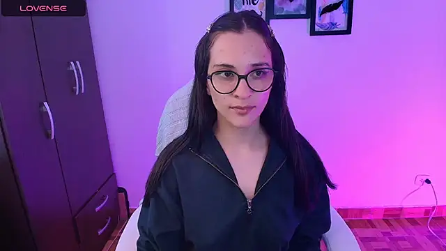 mariaan m  online show from February 28, 2025, 11:03 am