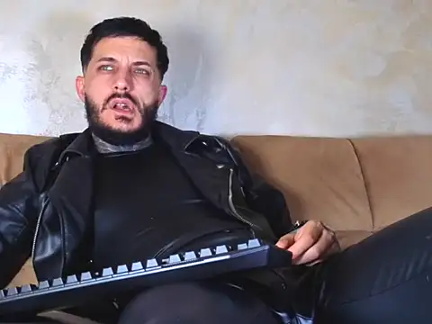 MentoXXL online show from April 7, 2026, 4:51 pm