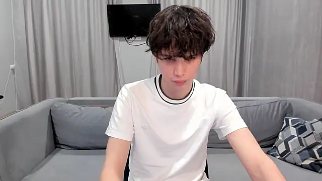 Snapshot of Im_Shine_Guy chatting on December 4, 2024, 7:01 pm Im Shine Guy online show from December 4, 2024, 7:01 pm