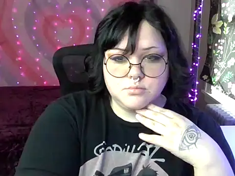 Snapshot of Flamefairy710 chatting on December 3, 2024, 4:17 pm Flamefairy710 online show from December 3, 2024, 4:17 pm