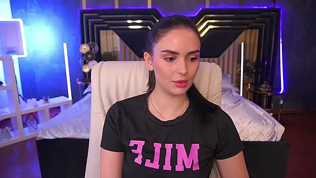 Snapshot of MilashaLovely chatting on October 17, 2025, 6:05 am MilashaLovely online show from October 17, 2025, 6:05 am