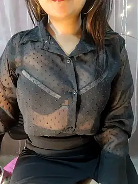 deslisexpriya online show from February 3, 2026, 12:42 am