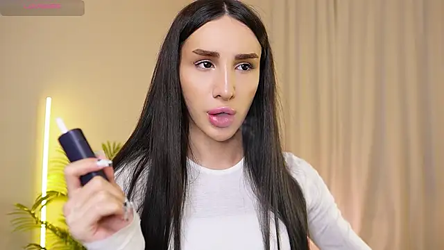 Kim Oberlin  online show from November 29, 2025, 4:32 pm