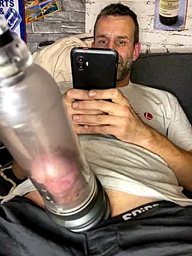 Snapshot of Gilgamesch1704 chatting on September 18, 2025, 7:16 pm Gilgamesch1704 online show from September 18, 2025, 7:16 pm