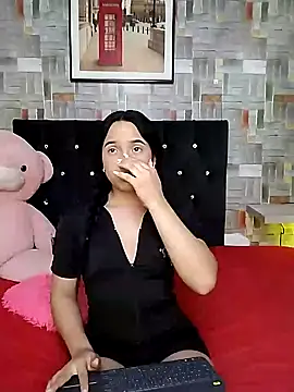 couple lovelyds online show from January 31, 2025, 3:55 pm