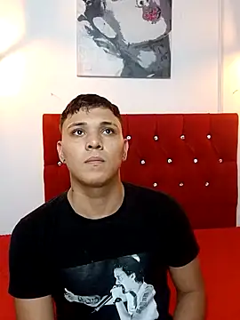 couple lovelyds online show from February 4, 2025, 8:06 pm