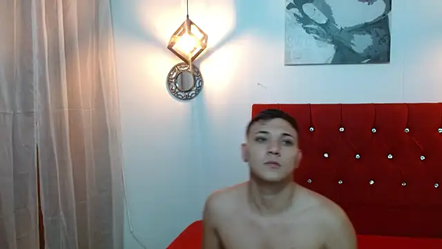 couple lovelyds online show from February 7, 2025, 7:38 pm