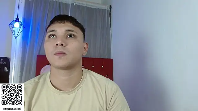 couple lovelyds online show from November 19, 2025, 8:42 pm