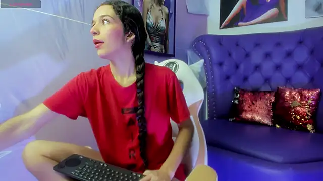 ariana  sweet  online show from November 29, 2025, 11:35 am