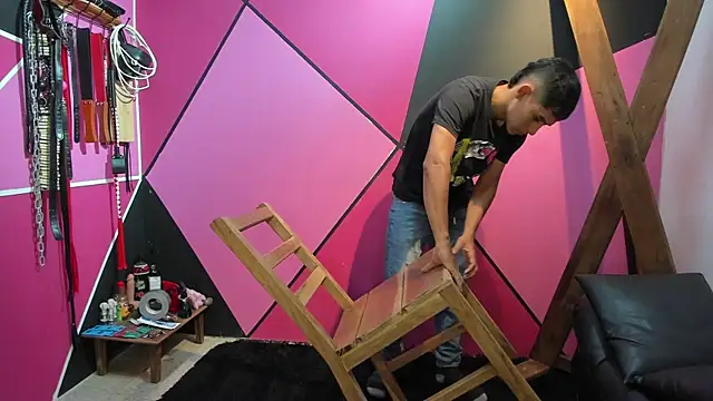 Snapshot of BDSM_Fetish chatting on February 17, 2025, 7:31 pm BDSM Fetish online show from February 17, 2025, 7:31 pm