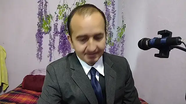 Snapshot of yazforeSolo chatting on September 18, 2025, 2:30 pm yazforeSolo online show from September 18, 2025, 2:30 pm