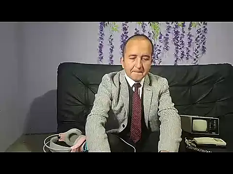 Snapshot of yazforeSolo chatting on November 10, 2025, 2:38 pm yazforeSolo online show from November 10, 2025, 2:38 pm