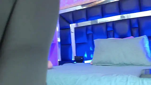 Sofia martiin online show from September 18, 2025, 3:08 am