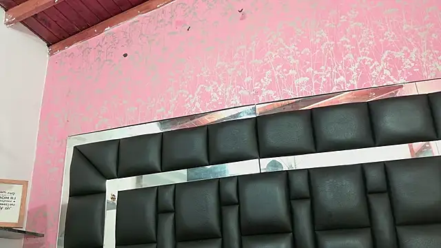 Sofia martiin online show from October 15, 2025, 3:06 am