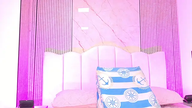 Sofia martiin online show from February 4, 2026, 3:12 am