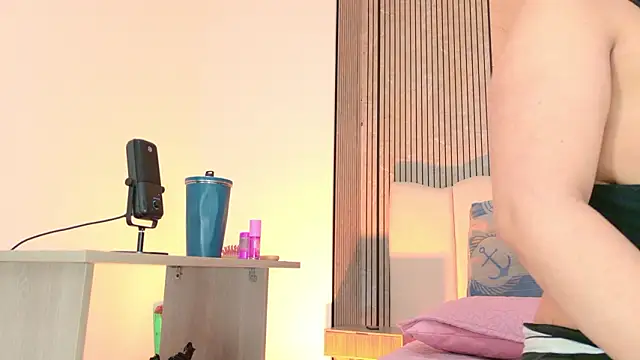 Sofia martiin online show from March 23, 2026, 3:10 am