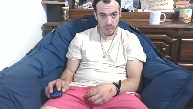 ScubaStevex online show from February 7, 2025, 11:55 pm