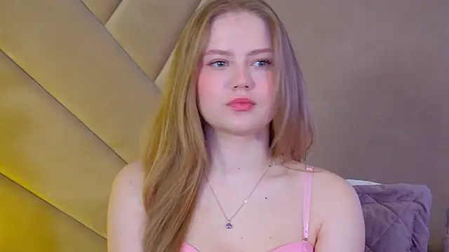 SelinSwarovski online show from December 21, 2025, 4:25 pm