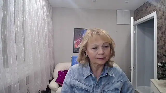 Milla Cutie18 online show from December 13, 2024, 6:31 am