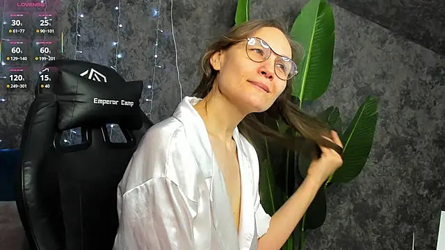 Lillian White online show from January 6, 2026, 12:47 am