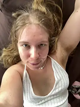 Snapshot of fluffy_bunnyxxx chatting on December 22, 2024, 6:39 am fluffy bunnyxxx online show from December 22, 2024, 6:39 am