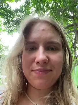 Snapshot of fluffy_bunnyxxx chatting on December 27, 2024, 4:26 am fluffy bunnyxxx online show from December 27, 2024, 4:26 am