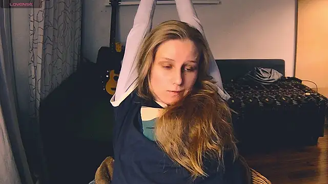 Snapshot of KatiKate chatting on December 2, 2024, 4:53 pm KatiKate online show from December 2, 2024, 4:53 pm