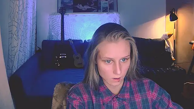 Snapshot of KatiKate chatting on December 5, 2024, 7:06 pm KatiKate online show from December 5, 2024, 7:06 pm