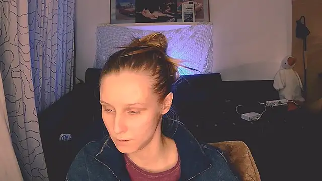 Snapshot of KatiKate chatting on December 7, 2024, 9:00 pm KatiKate online show from December 7, 2024, 9:00 pm