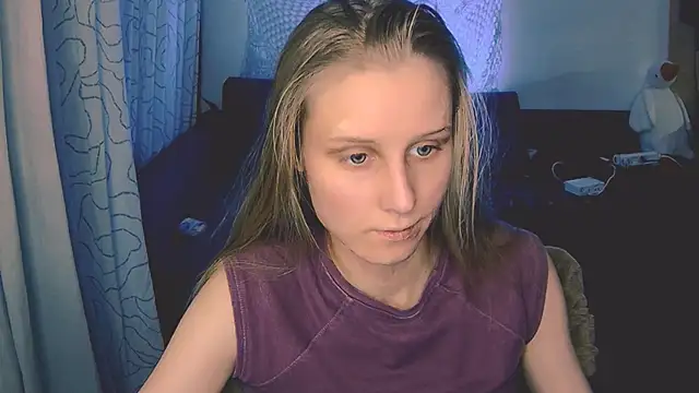 Snapshot of KatiKate chatting on December 8, 2024, 12:07 am KatiKate online show from December 8, 2024, 12:07 am