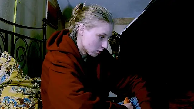 Snapshot of KatiKate chatting on January 20, 2025, 1:53 pm KatiKate online show from January 20, 2025, 1:53 pm