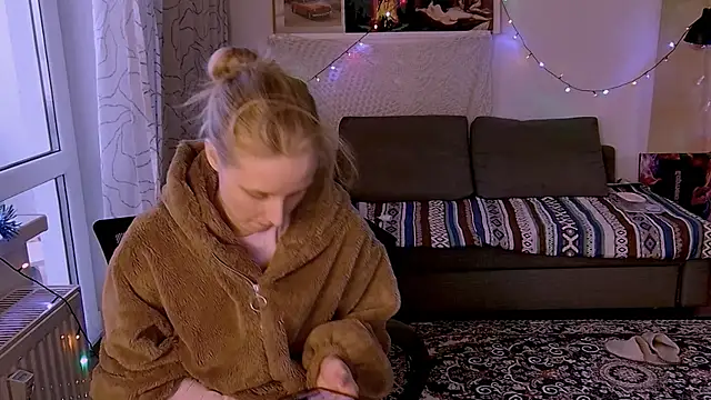 Snapshot of KatiKate chatting on February 3, 2025, 1:51 pm KatiKate online show from February 3, 2025, 1:51 pm