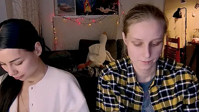 Snapshot of KatiKate chatting on February 6, 2025, 9:28 pm KatiKate online show from February 6, 2025, 9:28 pm