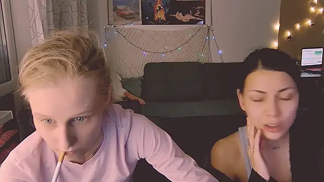 Snapshot of KatiKate chatting on February 17, 2025, 11:42 pm KatiKate online show from February 17, 2025, 11:42 pm